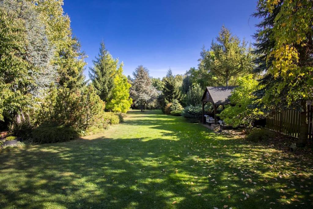 7 Bedroom Secluded Villa Close To Prague Říčany Exteriör bild