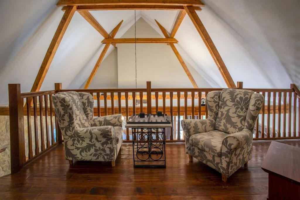 7 Bedroom Secluded Villa Close To Prague Říčany Exteriör bild