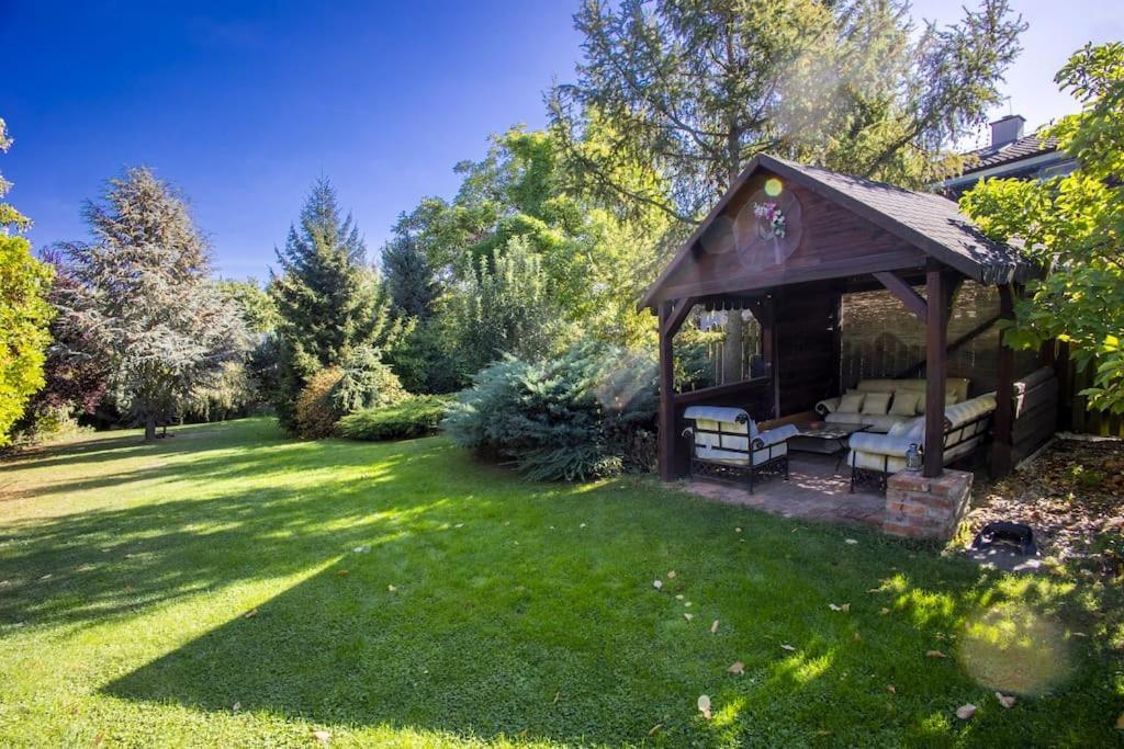 7 Bedroom Secluded Villa Close To Prague Říčany Exteriör bild