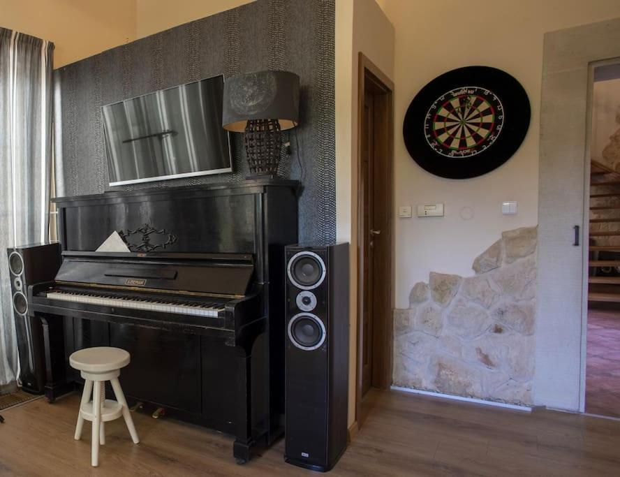 7 Bedroom Secluded Villa Close To Prague Říčany Exteriör bild